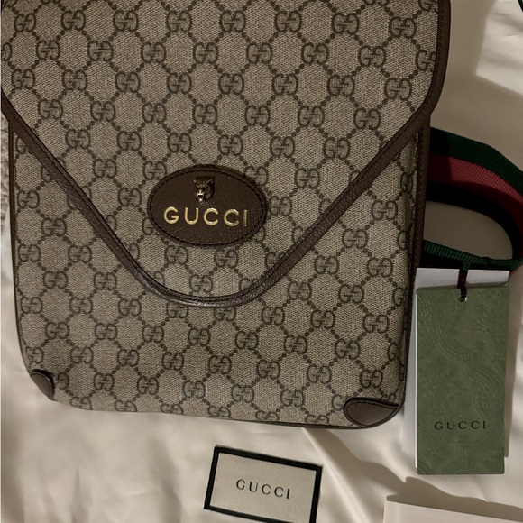 Authentic GUCCI Crossbody Bag. New with GUCCI cloth bag and tag. For Men/ Women. - Picture 1 of 4